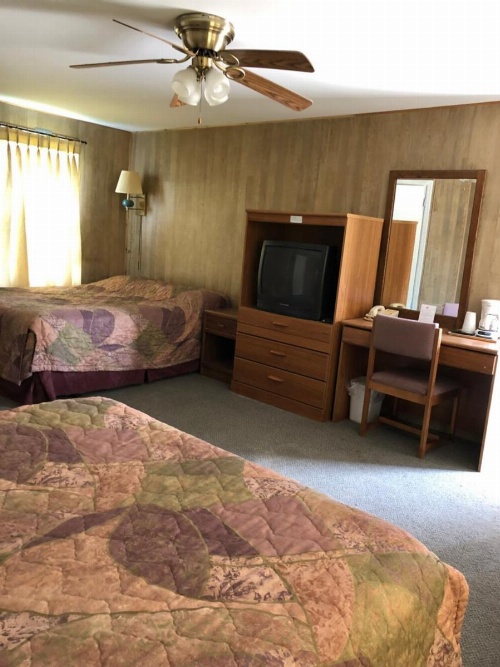 Coronado West Motel image 9